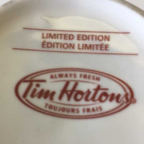 New Tim Horton's limited edition 2009 mug - Picture 4 of 5